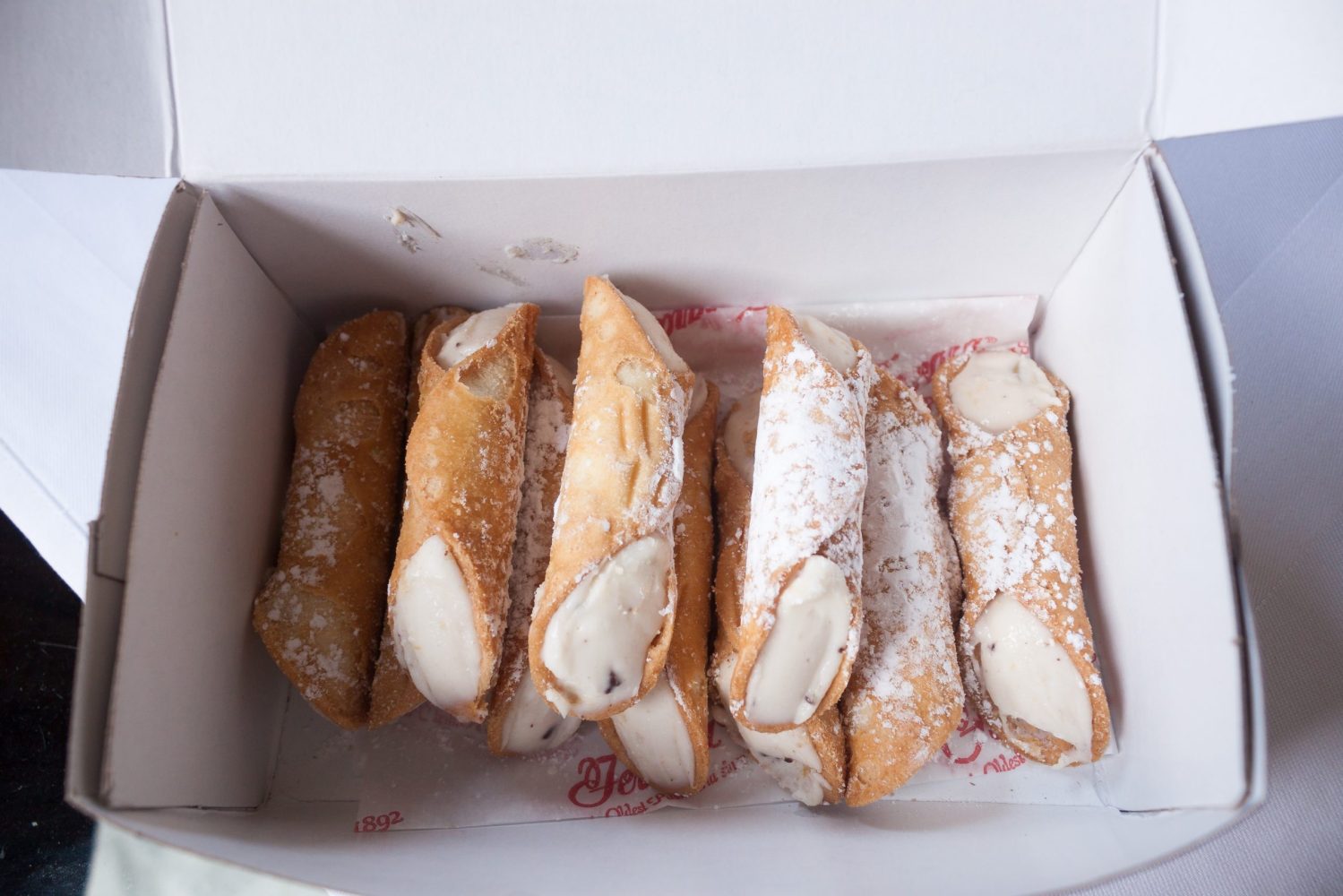 Ferraras Bakery Cannoli