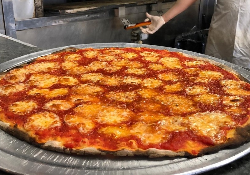 Joe & Pat's Pizzeria