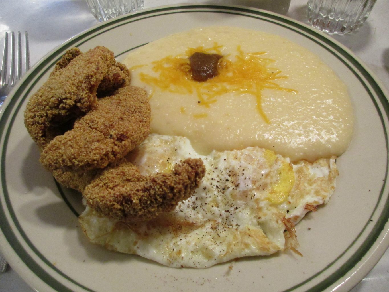 Pies 'n' Thighs Fish & Grits