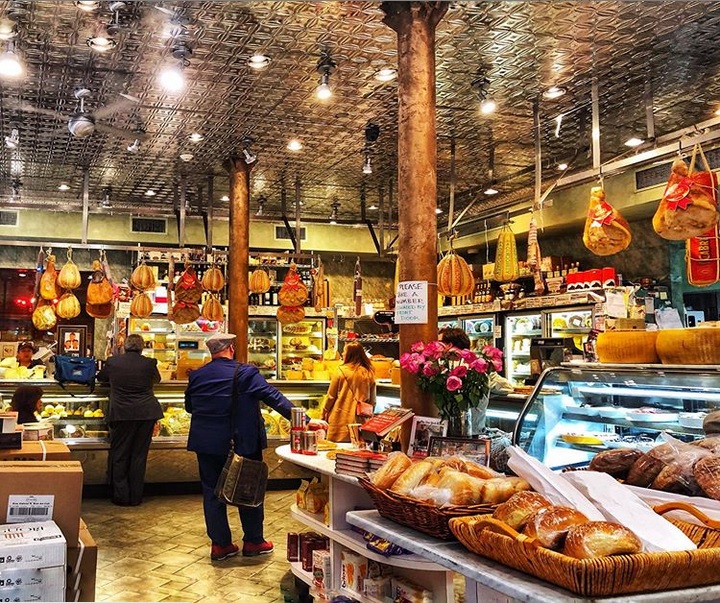Di Palos Little Italy Shop