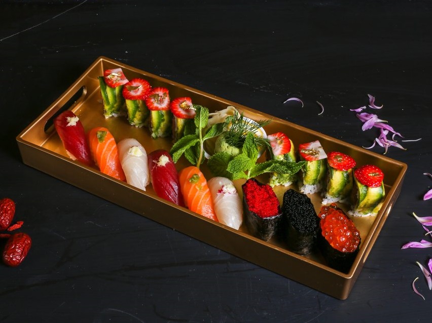 Raosu Hotpot & Sushi